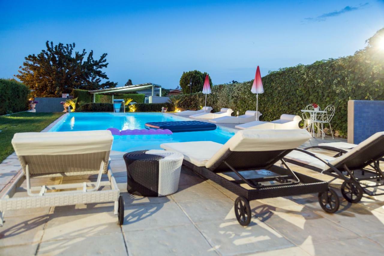 Casa Vacanze Un Tuffo Nel Blu Matera Exterior foto