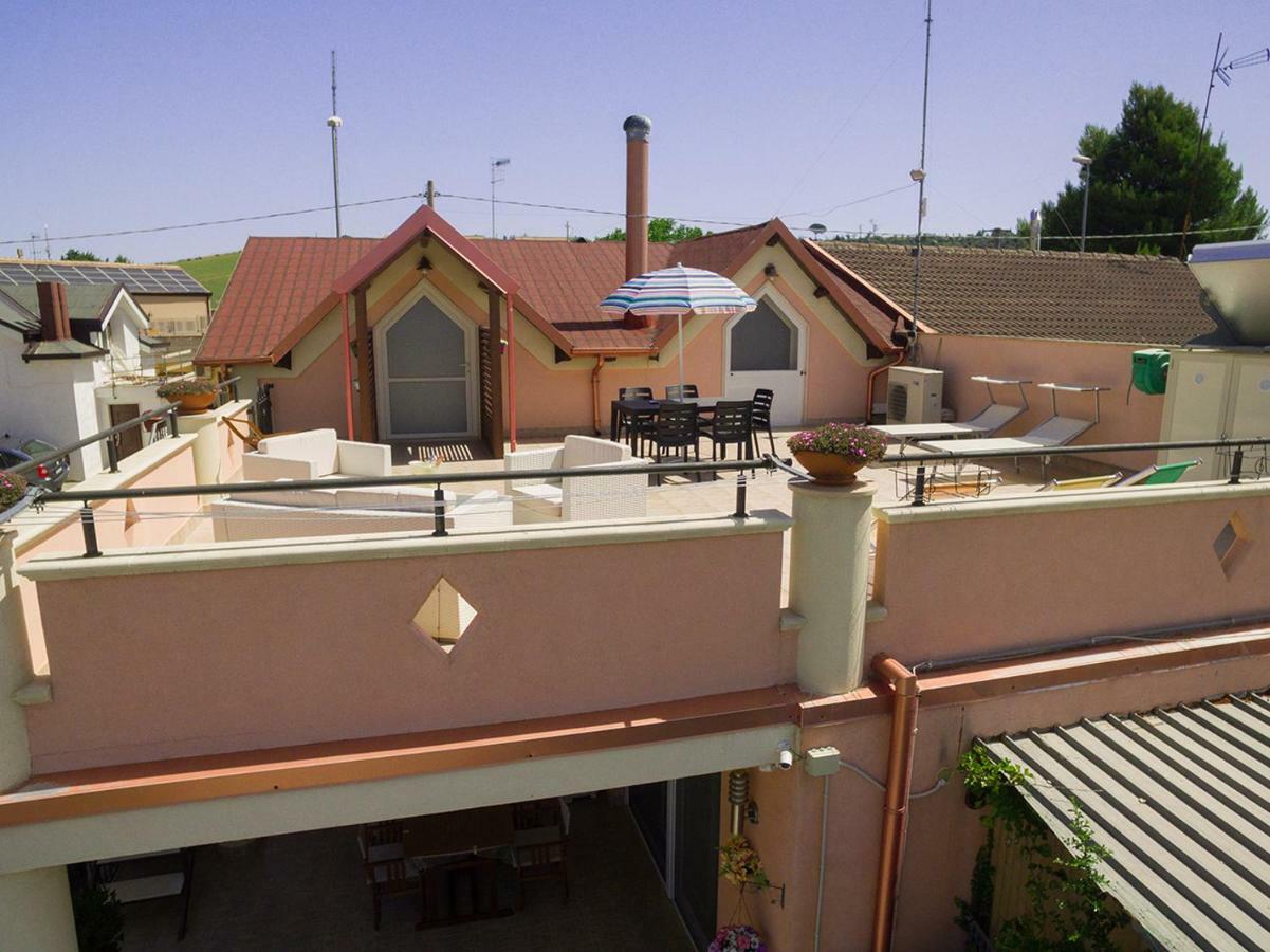 Casa Vacanze Un Tuffo Nel Blu Matera Exterior foto